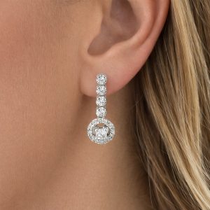 sallantili halo pirlanta kupe model uzerinde durusu