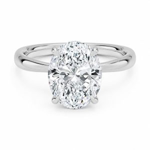 2.50 karat oval kesim tektaş pırlanta yüzüğün beyaz altın ön görünümü
