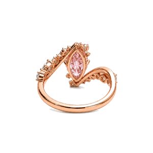 rose altın pembe safir yüzüğün yan açıdan görünümü ve iç işçilik detayı