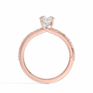 roze altın oval pırlanta yüzüğün profil detayında kıvrımlı kol yapısı ve taşlı yuva görünümü